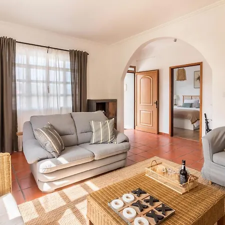 Casa Da Olides - T3 And Santana (Madeira)